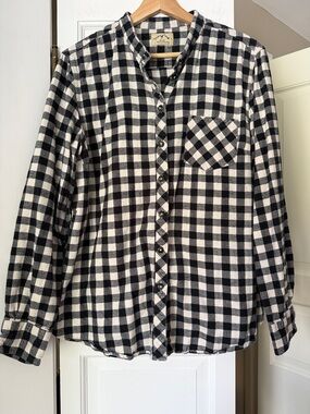 Blue Mountain Black and White Check Button-Up Flannel Size Medium